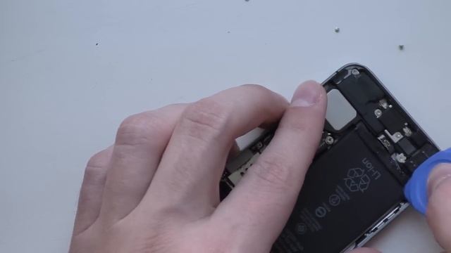 Поставил увеличенный аккумулятор на iPhone 5S. Мой первый раз! смотреть онлайн