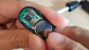 How to Open and Replace the Remote Battery for K07 Bluetooth Monopod Selfie Stick