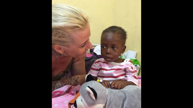 HOPE Nigerian 'witch' toddler makes AMAZING recovery смотреть онлайн