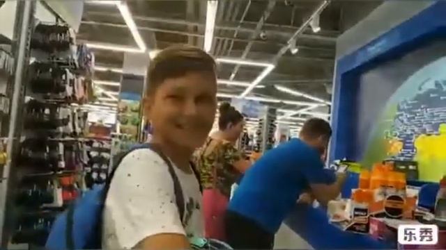 Что купит школьник на 800 рублей ?! смотреть онлайн