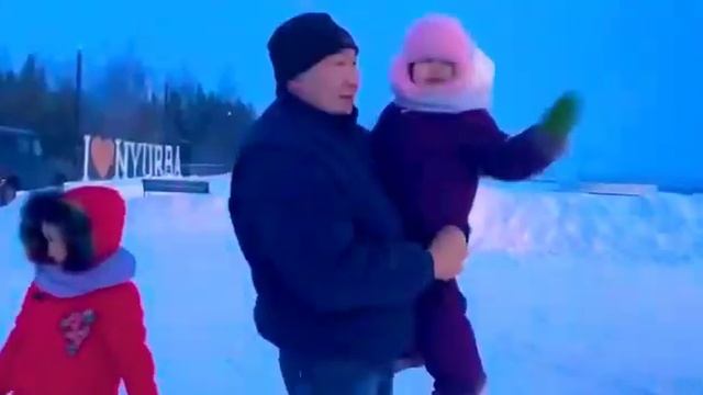 Нюрбинская машина Деда мороза смотреть онлайн