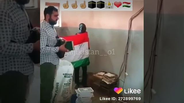 Таджик раздаёт в Африке свешений Коран смотреть онлайн
