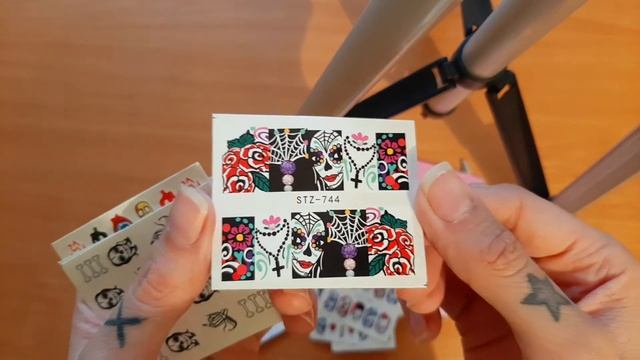 Распаковка наклеек для ногтей с Aliexpress. смотреть онлайн