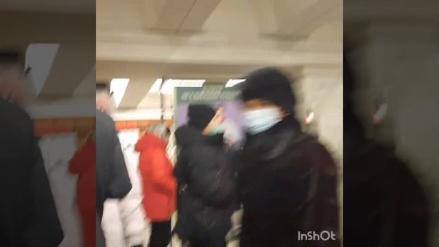 18+ сам контралер без причатка на камера попал что творят кантралёри в метро.? смотреть онлайн