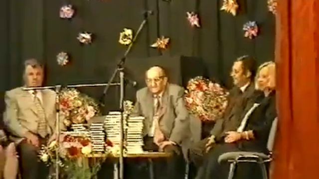 Гимназия 45 - Фрагмент выпускного вечера 2000 г. Сюжет предоставил выпускник 45-й Алексей Рогозин смотреть онлайн