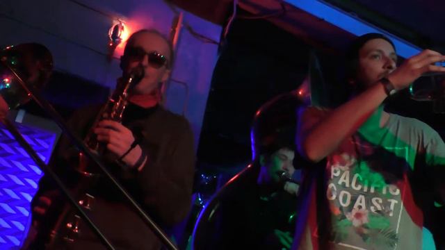 1/2 Orchestra - Isotope @ Успех 23.03.2018 смотреть онлайн