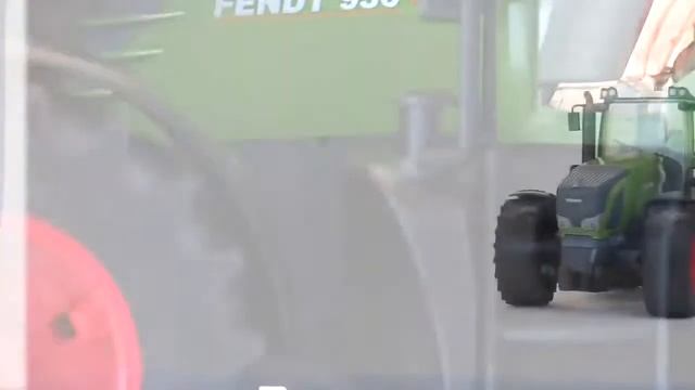 Трактор Fendt 936 Vario с погрузчиком, 03-041 03041 Bruder Спецтехника игрушка смотреть онлайн