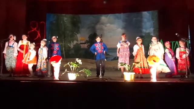 "Весенний хоровод" и "Как за нашим за двором".с.Ракиты 1 апреля 2017 года. смотреть онлайн