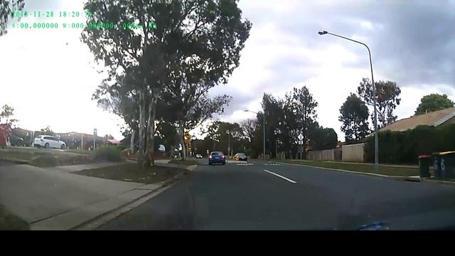 Ford Falcon Sedan Performs Burnout In Daylight! - Caught On Dashcam смотреть онлайн