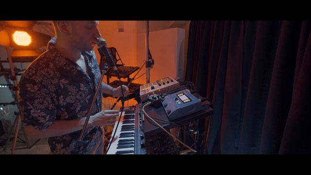 BitBe - Pink Floyd Breathe in the Air on the Dancefloor (Pink Floyd Cover) w/MPC One & Matriarch смотреть онлайн