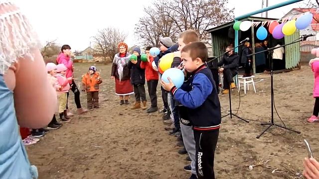 Масленица 2019. с. Салганы. Детские забавы "Шары и пузыри"/ Shrovetide. Salgany. Children's fun. смотреть онлайн