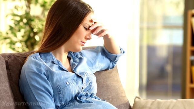 Муж променял беременную жену на дочку начальника и отправил её в дом покойной бабки. Но за шкафом.. смотреть онлайн