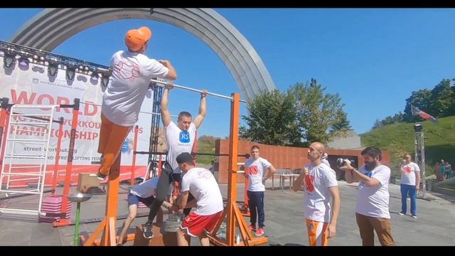 Club 100kg+ Pull Up 20 атлетов выполнивших подтягивание 100кг+