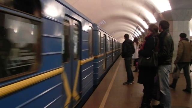 Трёхвагонная перегонка поезда из Оболони в Дарницу. смотреть онлайн
