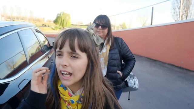 LETIZIA FA INTERVENTO IN OSPEDALE DOPO CHE SI È ROTTA IL NASO PAPÀ NIKO SI PRENDE CURA DI LEI! PAUR смотреть онлайн