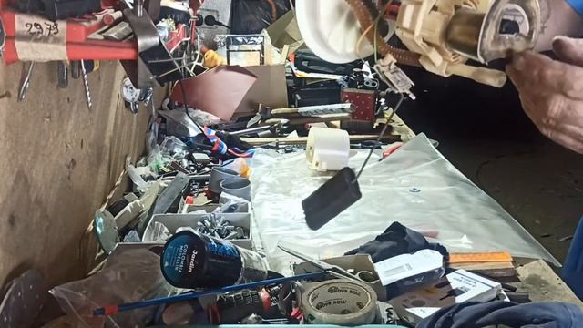 Замена фильтра на бензонасосе. Форд фьюжн. смотреть онлайн