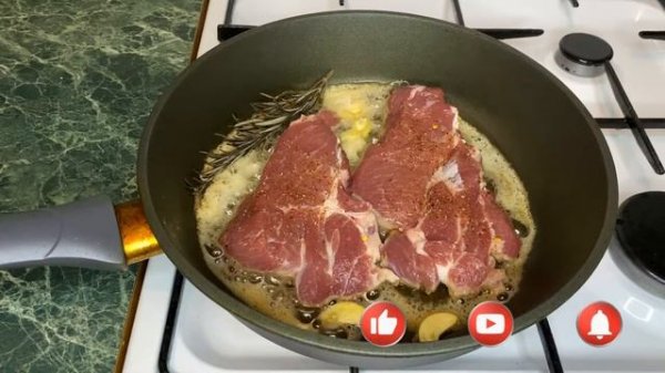 СОЧНЫЙ Стейк из свинины на сковороде