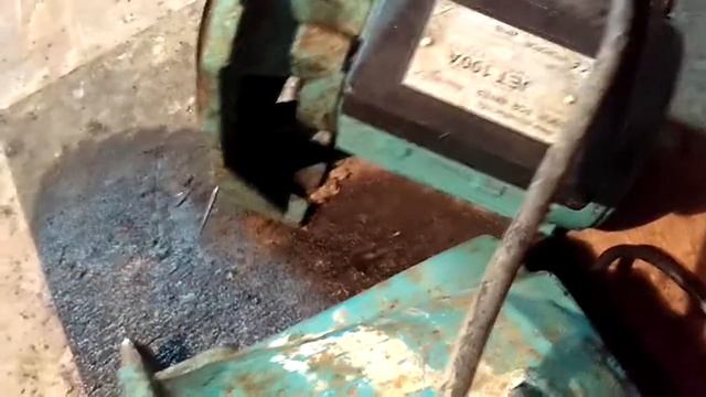 Выкручиваем оборванный заподлицо болт смотреть онлайн