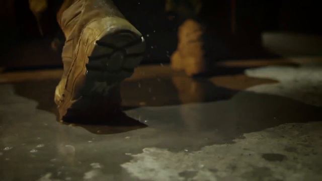 還能這樣？！特種兵被日軍困在切斷電源的密室，下秒竟用這種方法脫困！ смотреть онлайн