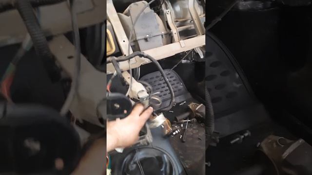 Замена радиатора отопителя с кондиционером Шевроле нива смотреть онлайн