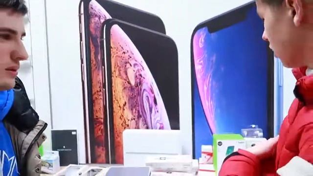 ШКОЛЬНИК КУПИЛ ВЕСЬ МАГАЗИН apple И РАЗДАЛ ПРОХОЖИМ смотреть онлайн