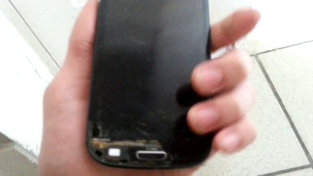 Полёт galaxy s3 с лестницы смотреть онлайн