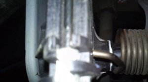 Крепление троса сцепления к педали Logan