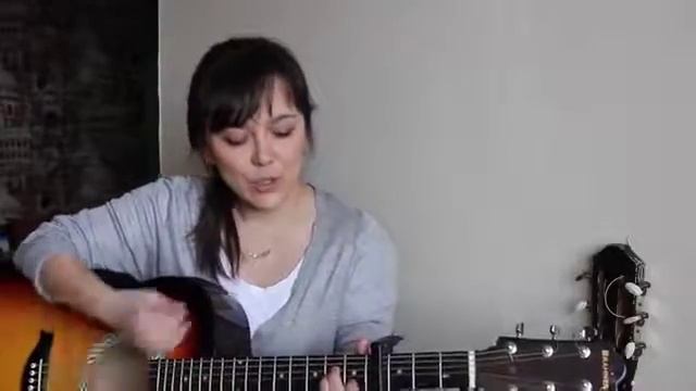 Красивая девушка поёт песню на татарском под гитару смотреть онлайн