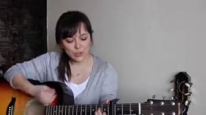 Красивая девушка поёт песню на татарском под гитару