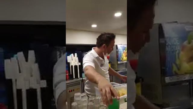 Турция бар у бассейна.. смотреть онлайн