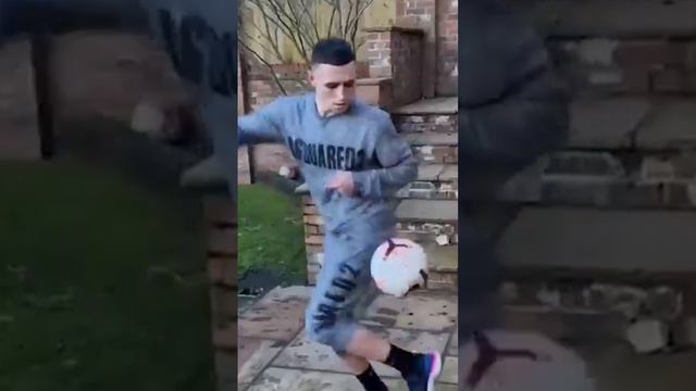 Фил Фоден демонстрирует нам свой любимый навык смотреть онлайн