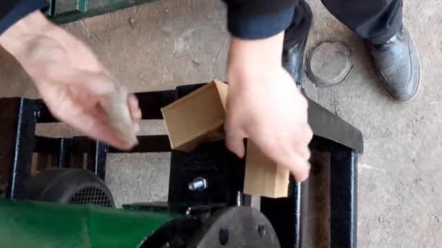 Sovun ishlab chiqarish stanogi. Телефон 90 560 54 00 Производства мыла. Soap production смотреть онлайн