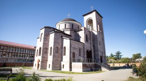 Монтаж колоколов в городе Цхинвал