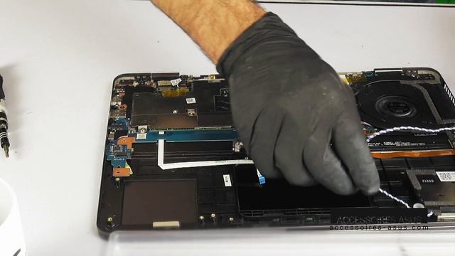 Série Asus Zenbook Flip 14 : Démontage complet смотреть онлайн