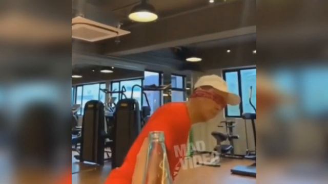 Донни Йен Челлендж с Бутылкой и Пробкой Donnie Yen