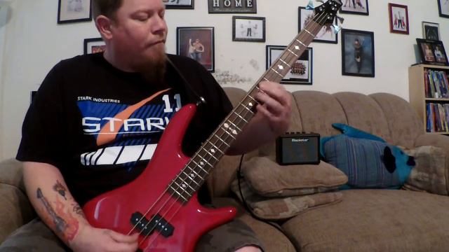 Gorillaz "Feel Good Inc" Rusty Playalong Bass Cover смотреть онлайн