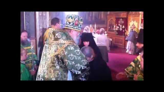Митрополит Иларион посвящает в послушницы. Ново-Дивеевский монастырь. США. 01.08.2015. смотреть онлайн