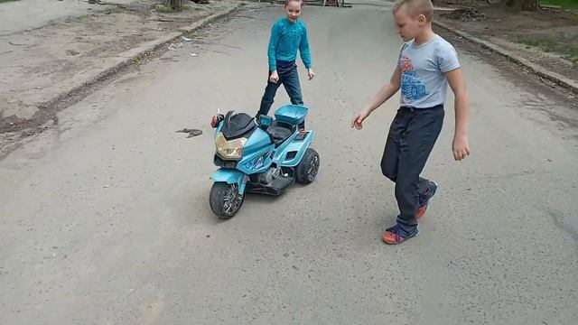 Как мотоцикл едет сам ???? смотреть онлайн