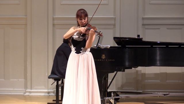 Claire Arias-Kim-~ Saint Saens Violin Concerto No. 3 Allegro non troppo смотреть онлайн