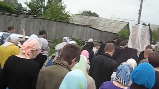 крестный ход с чудотворной иконой смотреть онлайн