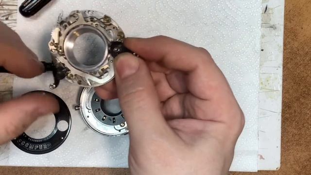 Затвор Compur Voigtlander (с раздельным взводом/спуском и колесом выдержек. Устройство и чистка. смотреть онлайн