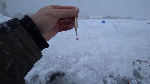 Шумиха - А мы пойдем налево! Первая зимняя рыбалка 2020! смотреть онлайн