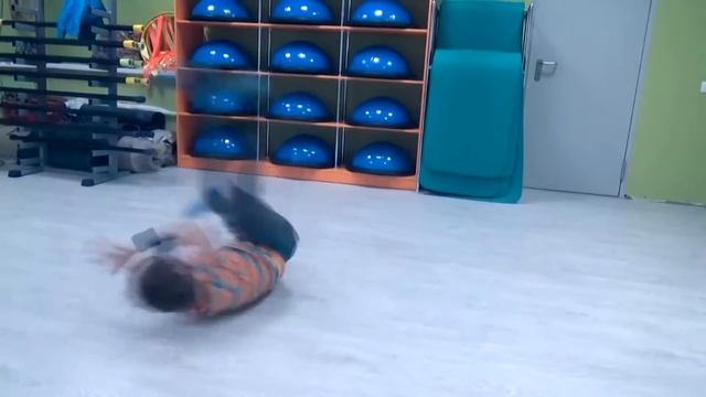 Брейк Данс в спортивном клубе "OLYMPIA" смотреть онлайн