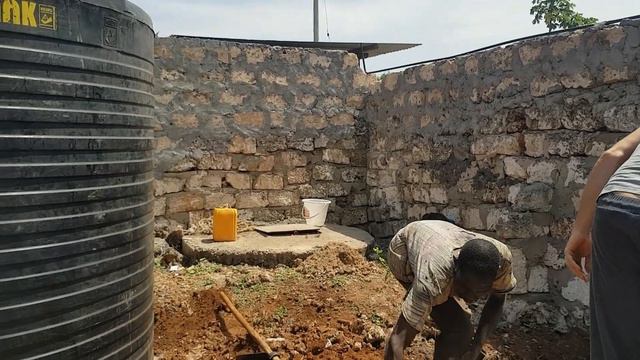 62. Кения. Рыбалка провалилась, зашёл за контентом к Биатрис Бетти из Африканского сериала. смотреть онлайн