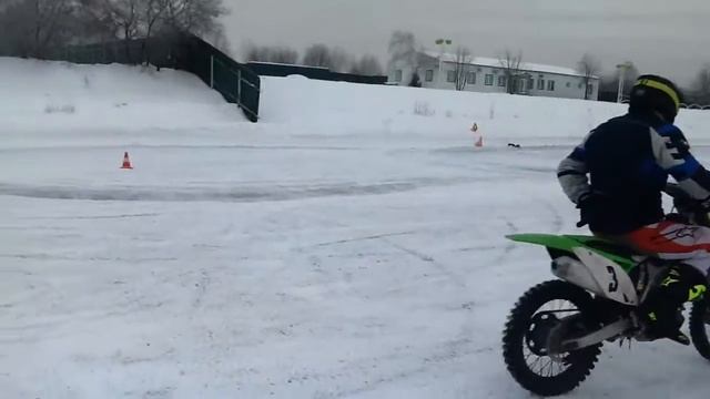 Школа мотокросса в крылатском, тренировка 16 01 2016 смотреть онлайн