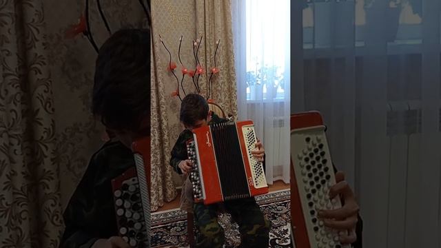 День Победы на баяне!!! смотреть онлайн