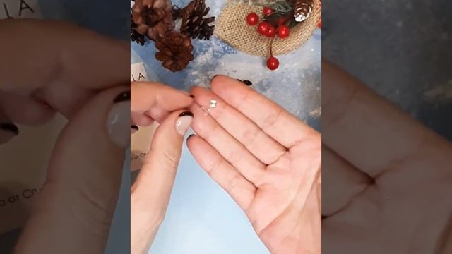 Брошь бижутерия Кролик, набор серьги гвоздики и брошка, символ 2023 года смотреть онлайн