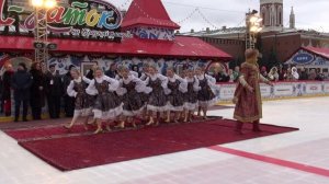 Прохор Шаляпин на Красной площади с русскими народными песнями Зимушка-зима и Как по горкам по горам