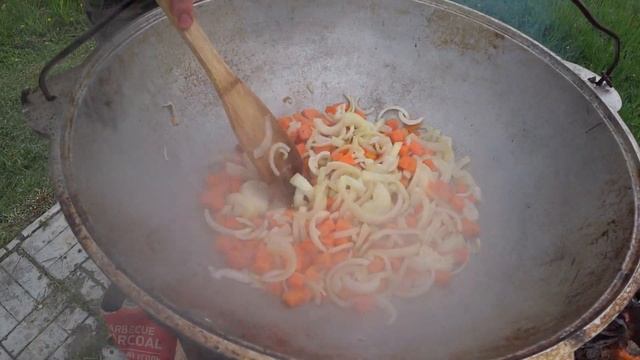 Божественный маринад для скумбрии!!! И вкусный суп шурпа из баранины в казане на костре!!! смотреть онлайн