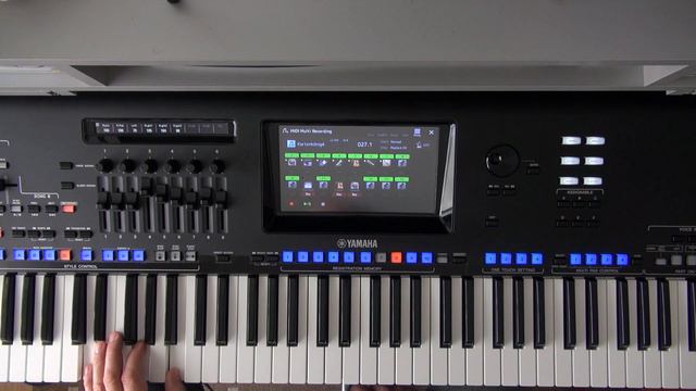 Song MIDI recording - adding tracks from Style to MIDI file смотреть онлайн